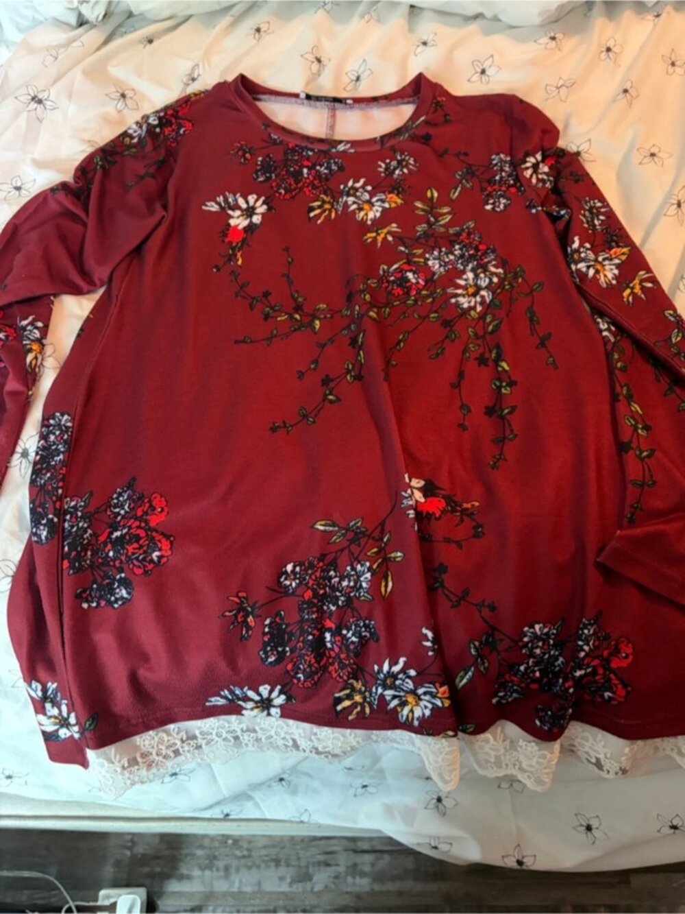 Women's‎ Burgundy Floral Long-Sleeve Tee with Lace Hem